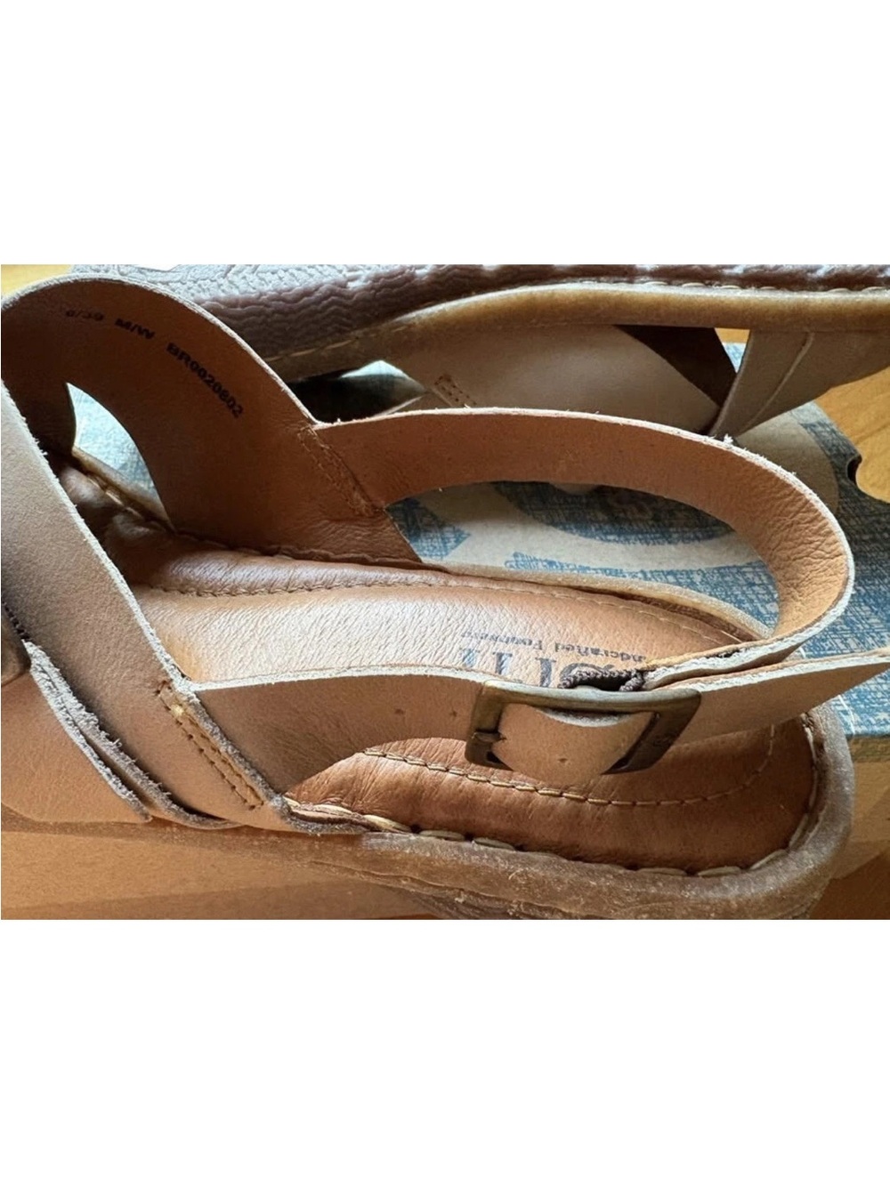 RARE women’s Born Basics light brown leather flat ankle strap sandals 8 / 39 - Picture 4 of 7